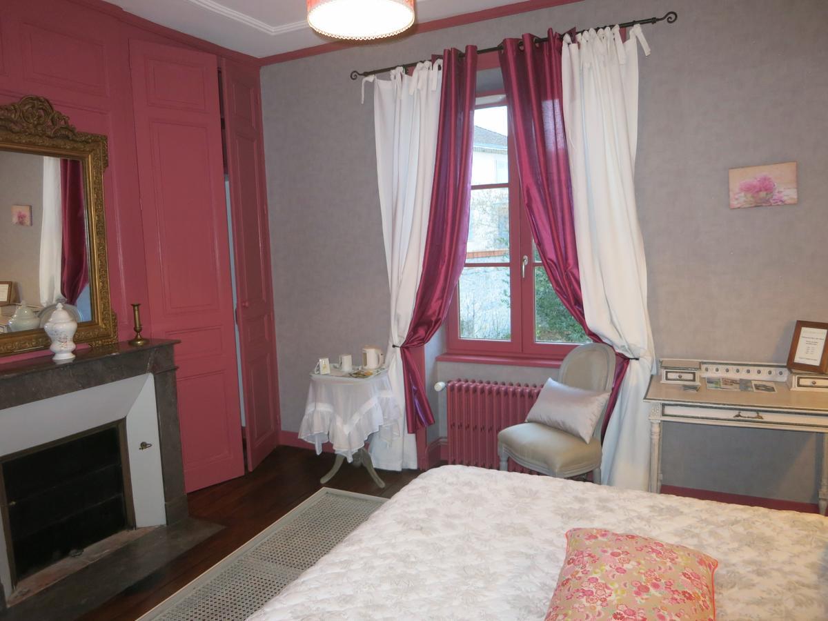 Hôtel Les Jardins de Lily à Saint-Léonard-de-Noblat Extérieur photo