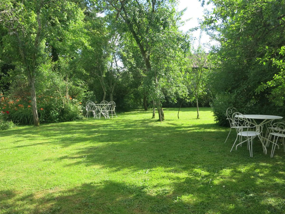Hôtel Les Jardins de Lily à Saint-Léonard-de-Noblat Extérieur photo