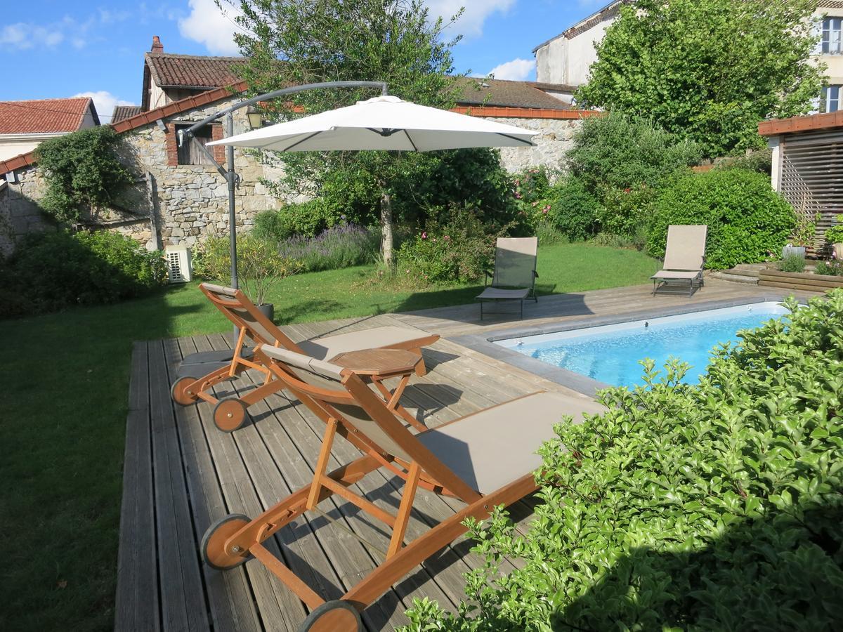 Hôtel Les Jardins de Lily à Saint-Léonard-de-Noblat Extérieur photo